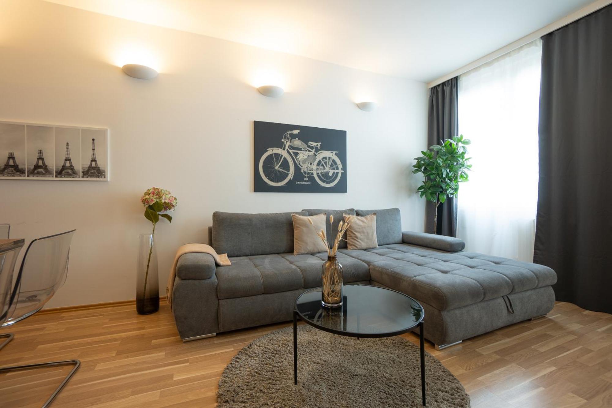 Charming Apartment With Balcony, Close To Stephansdom Cathedral Vienna Exterior photo