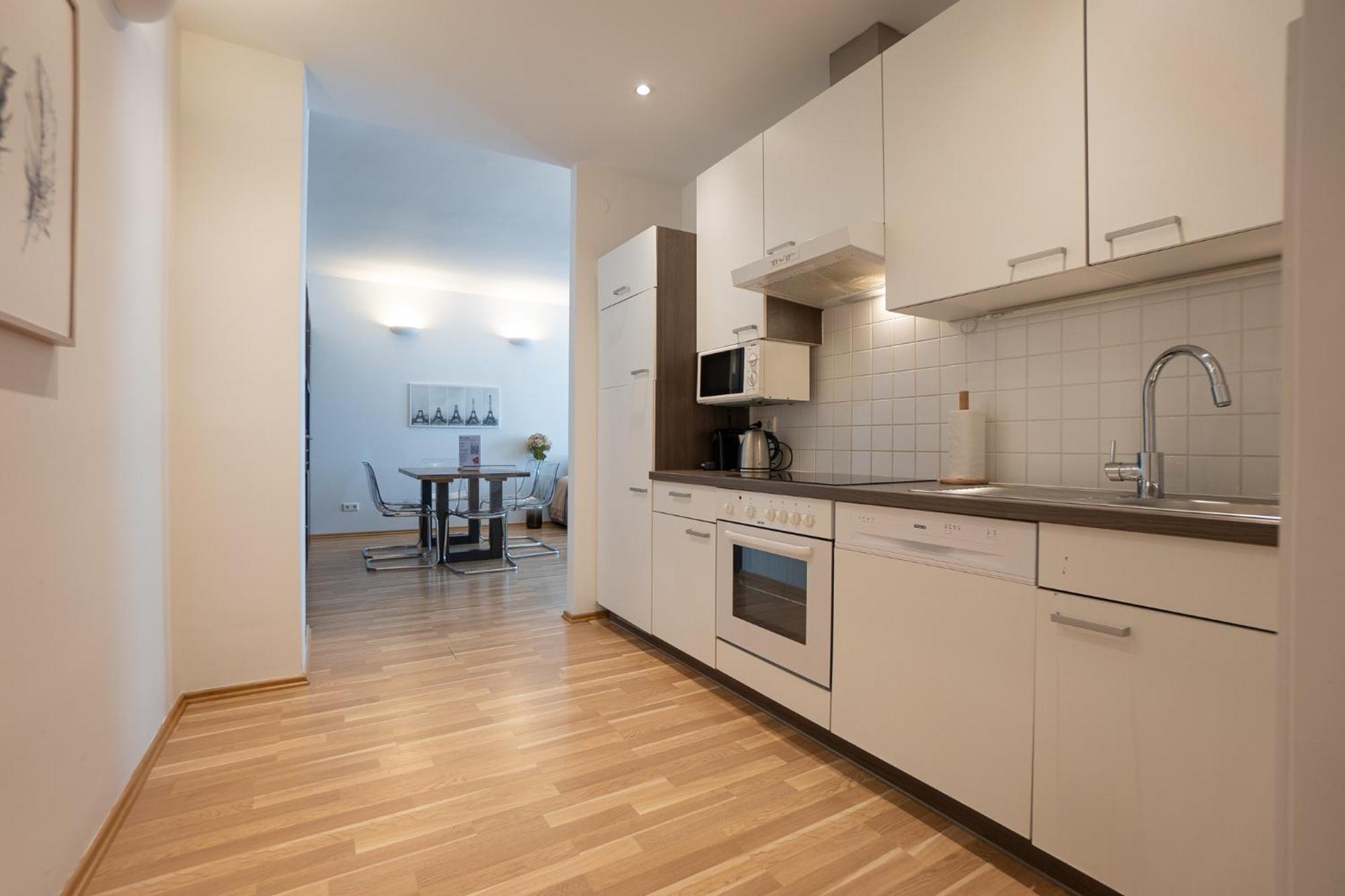 Charming Apartment With Balcony, Close To Stephansdom Cathedral Vienna Exterior photo