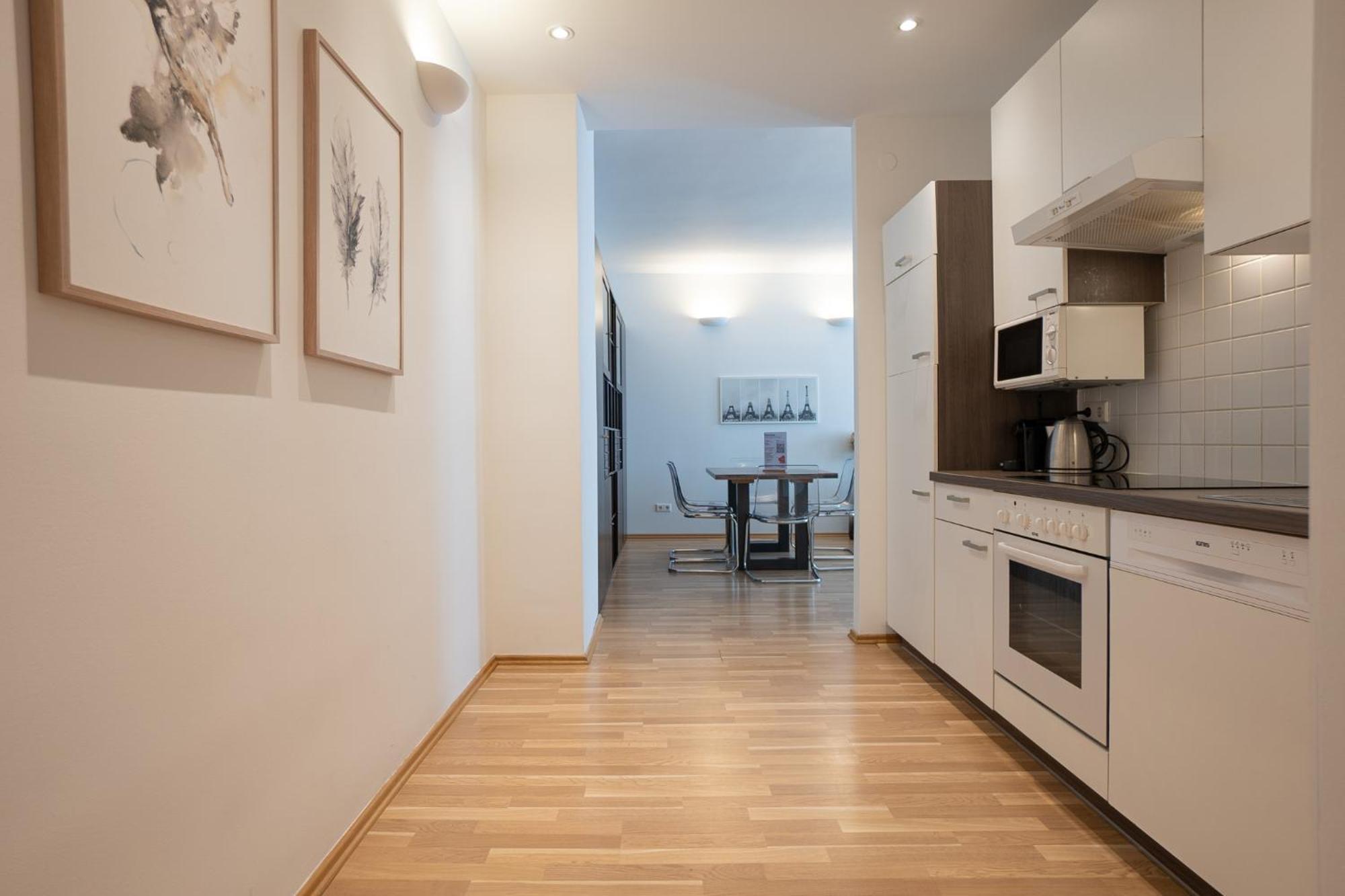 Charming Apartment With Balcony, Close To Stephansdom Cathedral Vienna Exterior photo