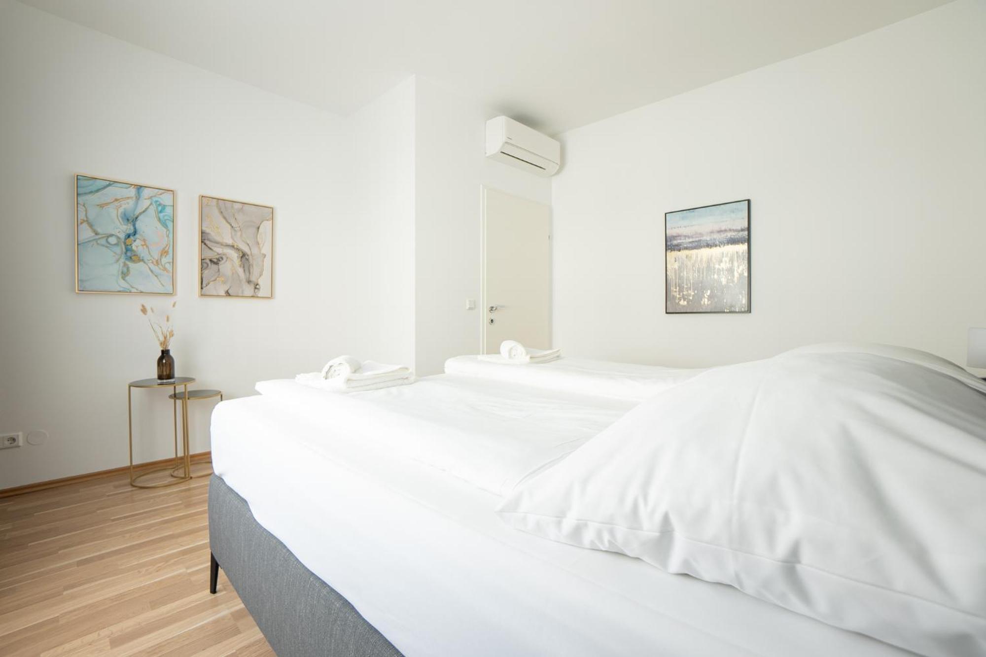 Charming Apartment With Balcony, Close To Stephansdom Cathedral Vienna Exterior photo